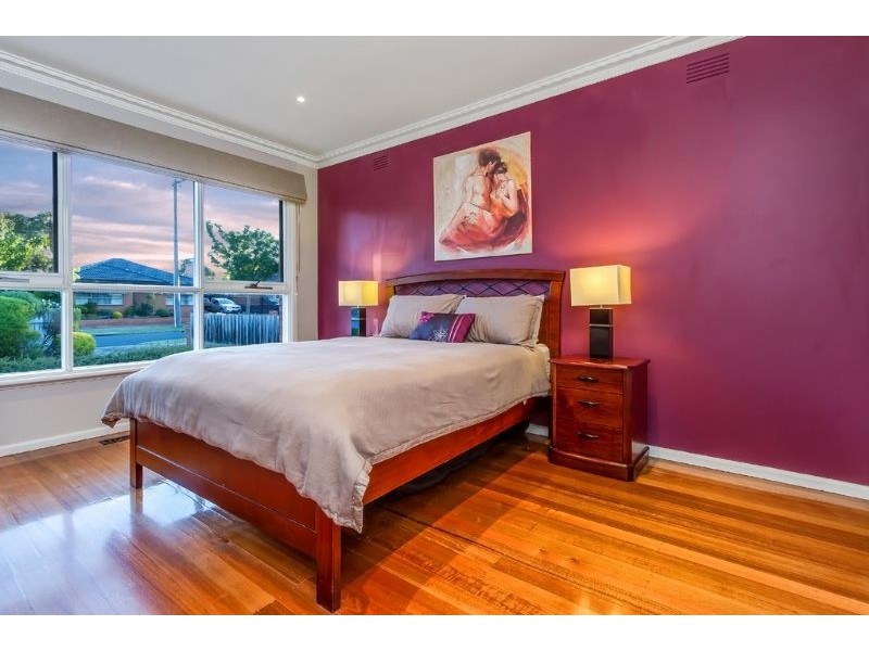 9 Manooka Street, Burwood East VIC 3151