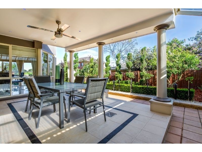 12 Mandowie Road, Glen Waverley VIC 3150