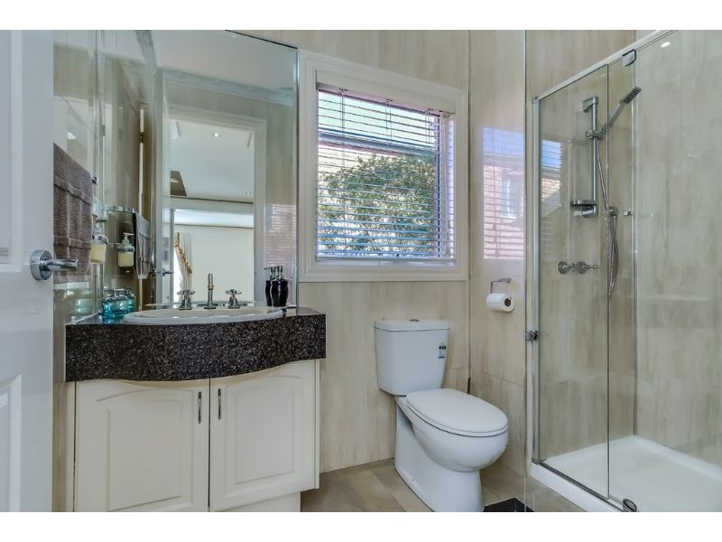 12 Mandowie Road, Glen Waverley VIC 3150