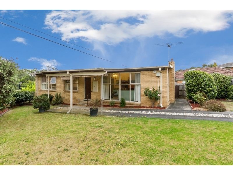 17 Lindwall Street, Glen Waverley VIC 3150
