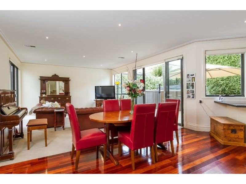 2/606 High Street Road, Glen Waverley VIC 3150