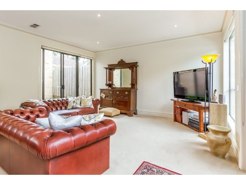 2/606 High Street Road, Glen Waverley VIC 3150