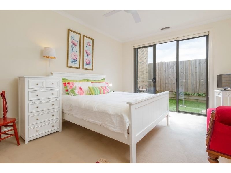 2/606 High Street Road, Glen Waverley VIC 3150