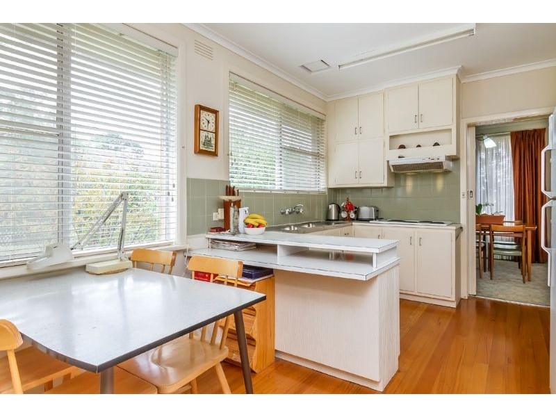 16 Joyce Avenue, Glen Waverley VIC 3150