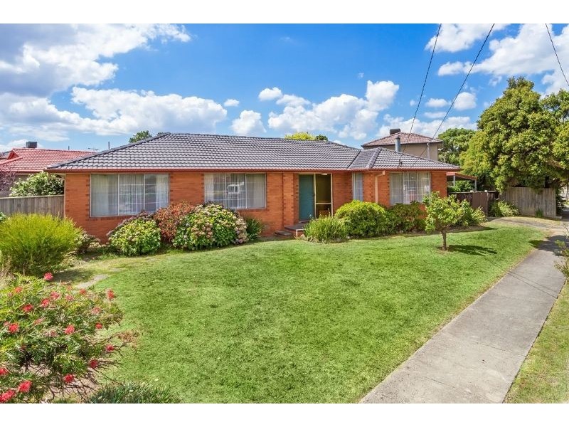 15 Ninevah Crescent, Wheelers Hill VIC 3150
