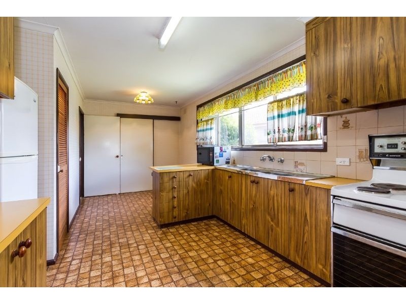 15 Ninevah Crescent, Wheelers Hill VIC 3150