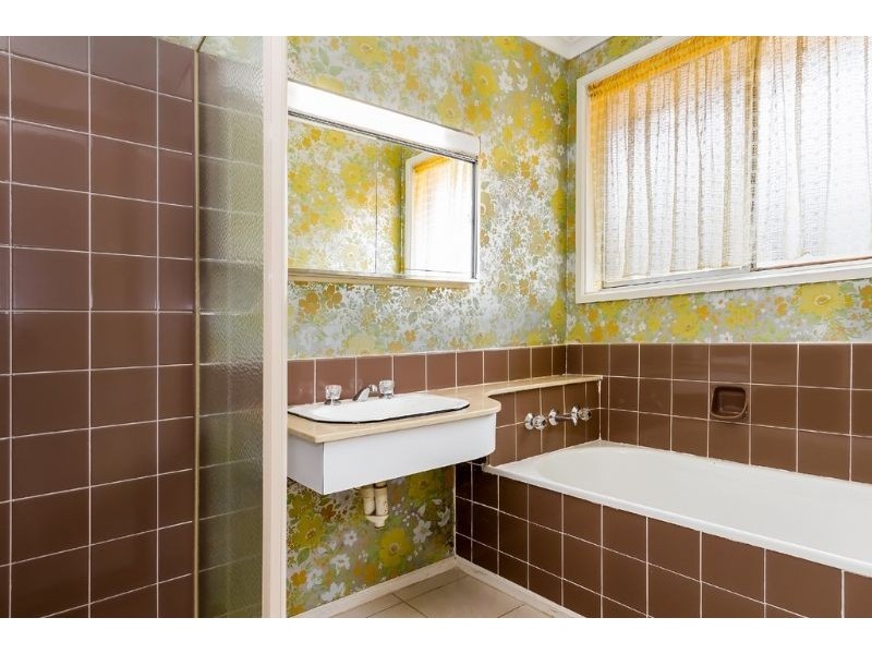 15 Ninevah Crescent, Wheelers Hill VIC 3150