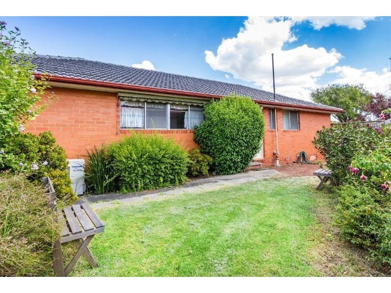 15 Ninevah Crescent, Wheelers Hill VIC 3150