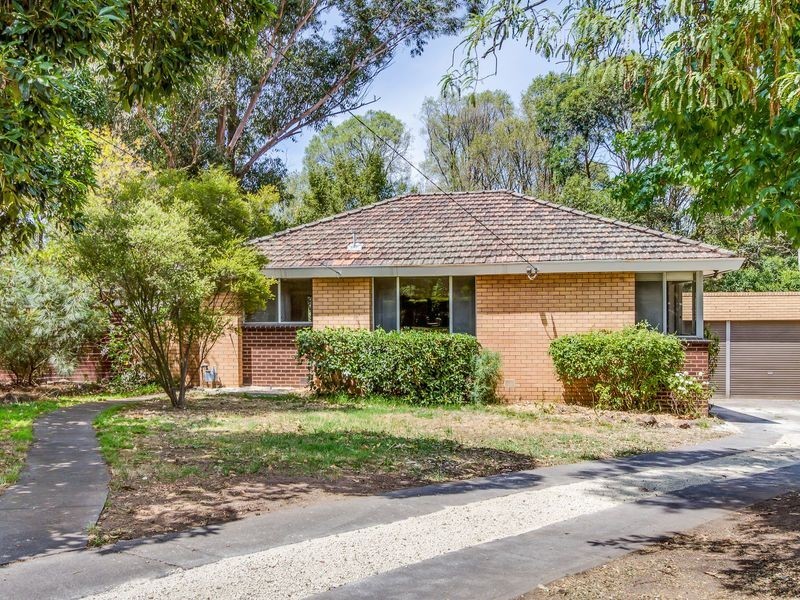 39 Packham Crescent, Glen Waverley VIC 3150