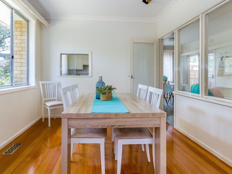 39 Packham Crescent, Glen Waverley VIC 3150