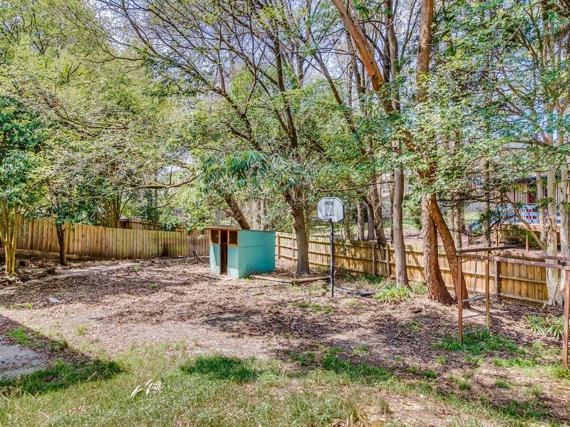 39 Packham Crescent, Glen Waverley VIC 3150