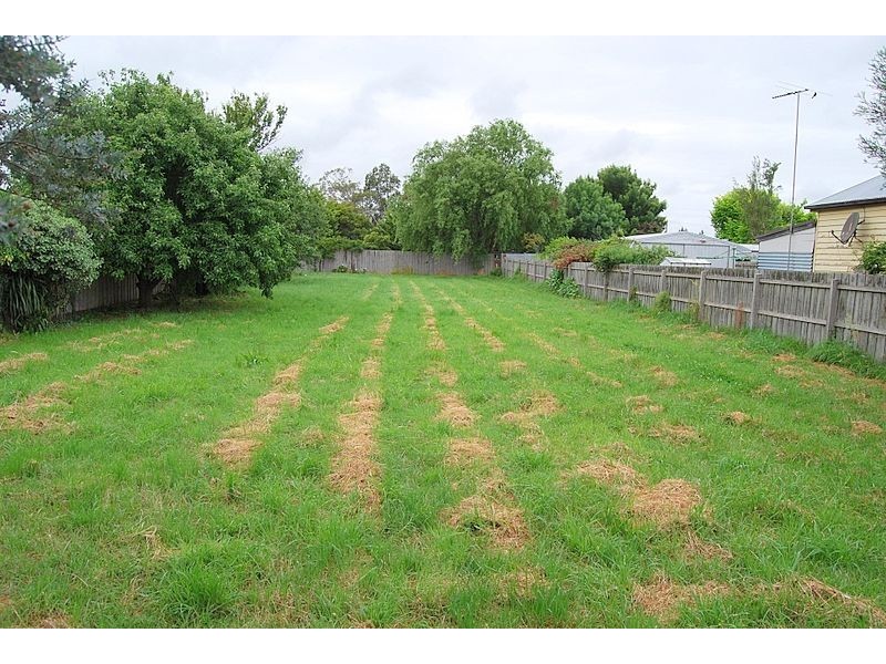 8 Wallace Street, Wonthaggi VIC 3995