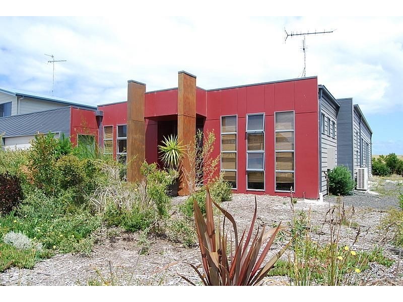 17 Pinnacle Close, Cape Paterson VIC 3995