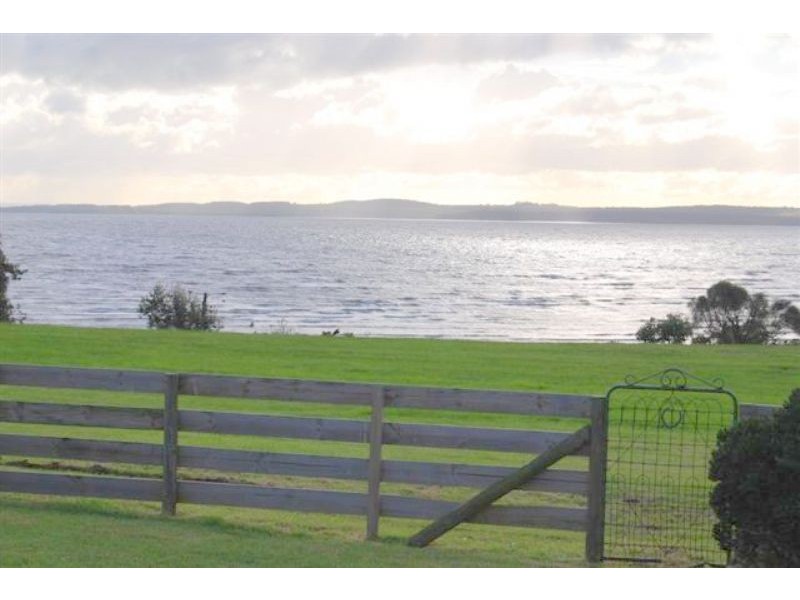 9 Champs Elysees Esplanade, Coronet Bay VIC 3984