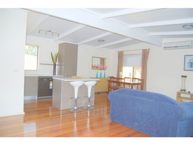 21 Hughes St, Corinella VIC 3984