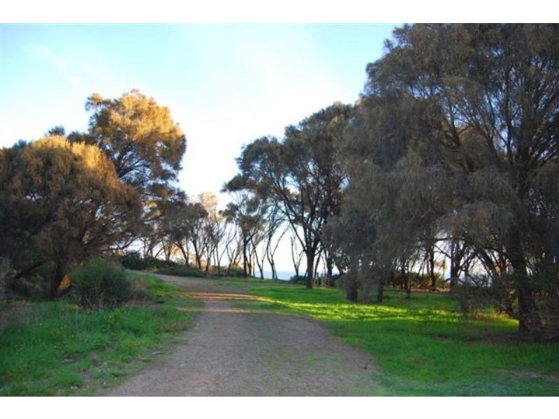 19 Hughes St, Corinella VIC 3984