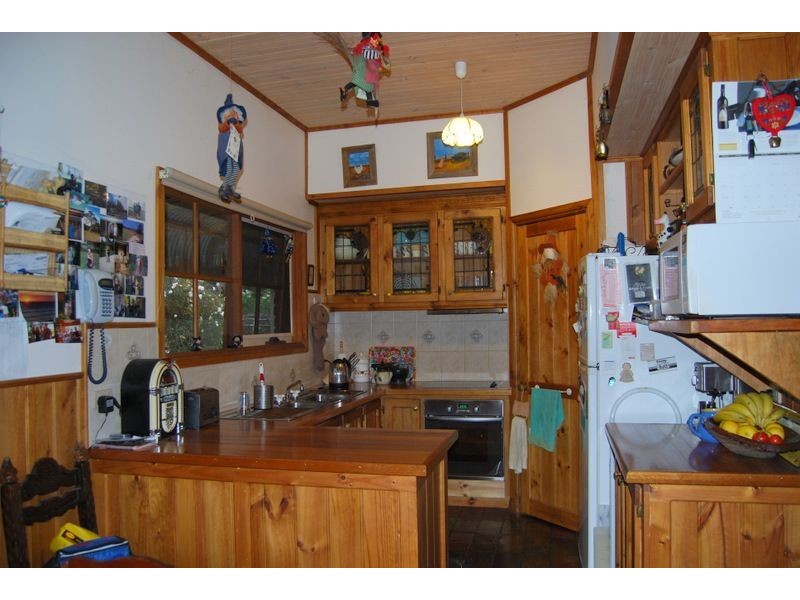 Wattle Bank VIC 3995