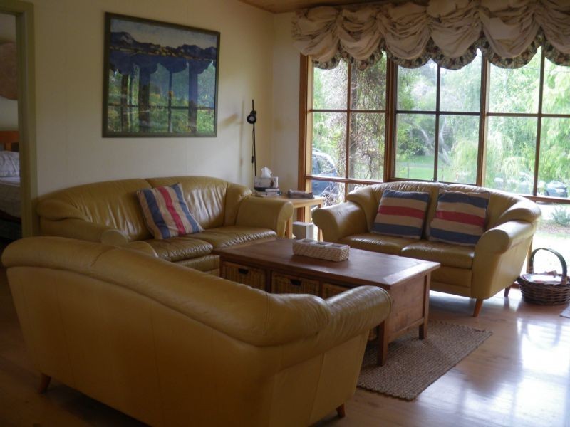 35 Lohr Ave, Inverloch VIC 3996