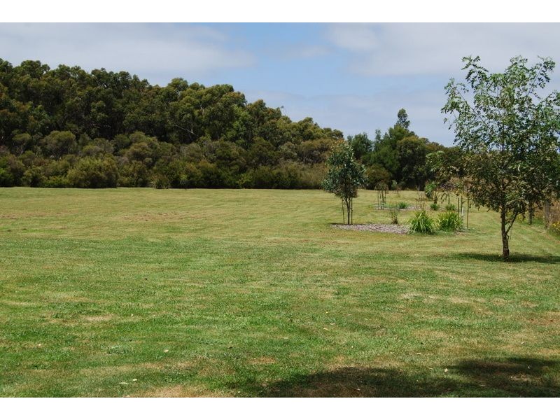 24 Emma Lane, Inverloch VIC 3996