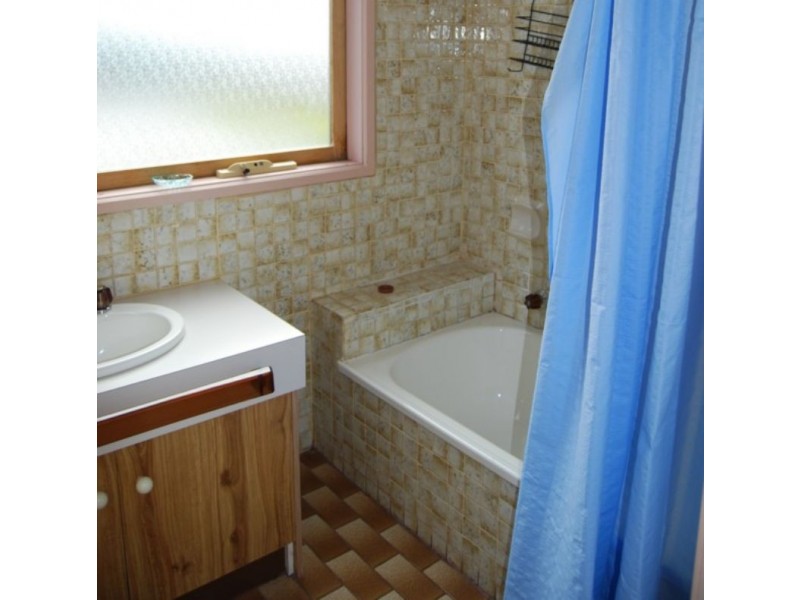 6 Usher Court, Inverloch VIC 3996