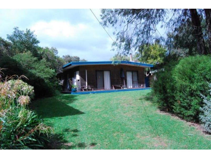 12 Lohr Avenue, Inverloch VIC 3996