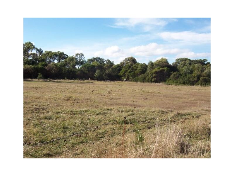 Lot 3 / 2 Nesci Court, Inverloch VIC 3996