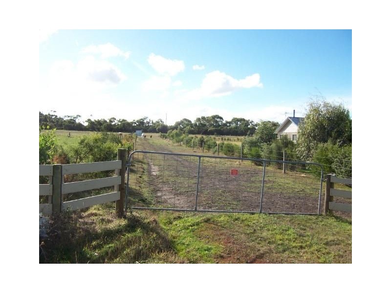 Lot 3 / 2 Nesci Court, Inverloch VIC 3996