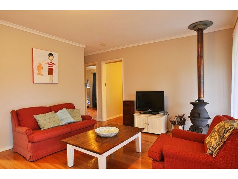 1A Stewart Ave, Inverloch VIC 3996