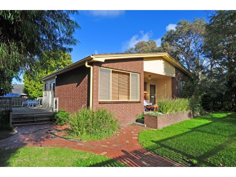 6 Bayview Avenue, Inverloch VIC 3996