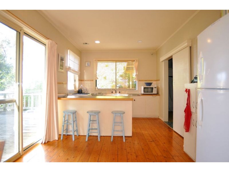 6 Bayview Avenue, Inverloch VIC 3996