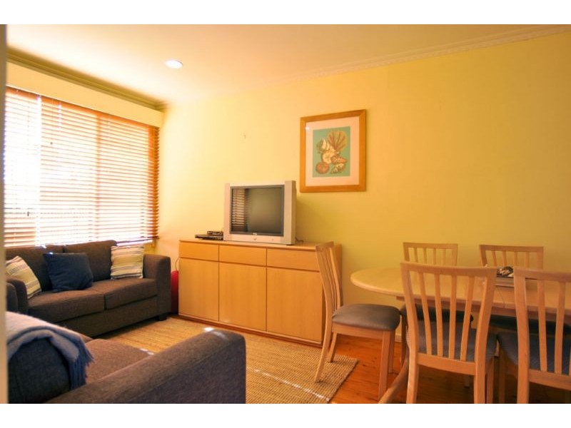 6 Bayview Avenue, Inverloch VIC 3996