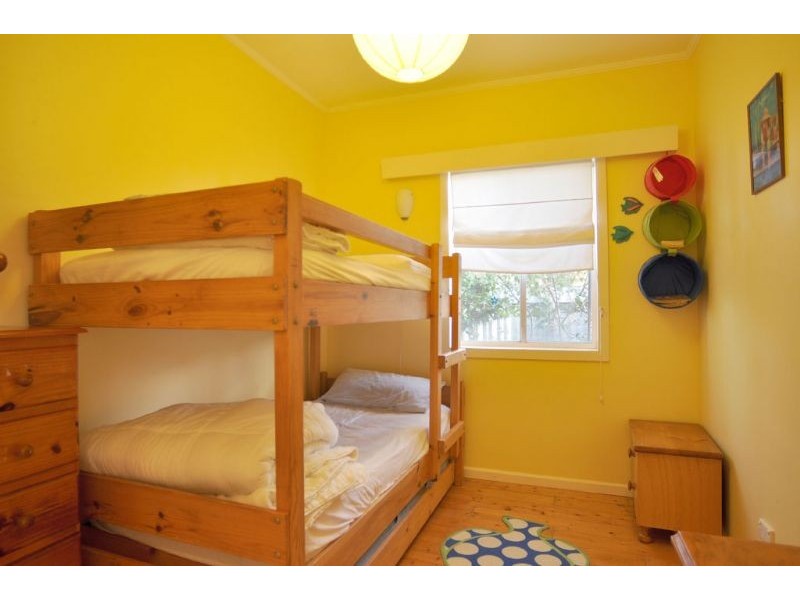 6 Bayview Avenue, Inverloch VIC 3996