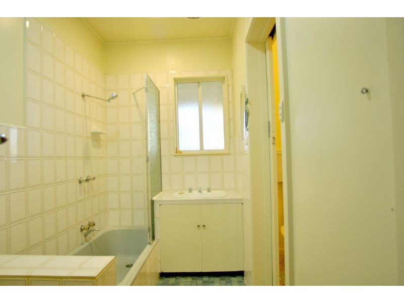 6 Bayview Avenue, Inverloch VIC 3996