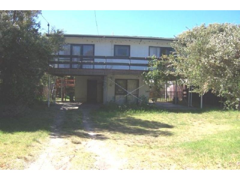 129 Lohr Ave, Inverloch VIC 3996