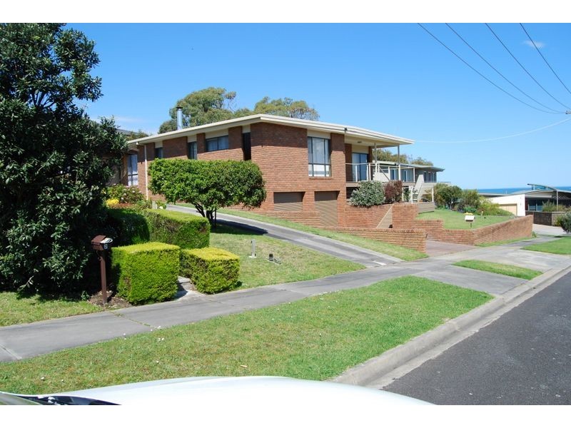 3 Holt Court, Inverloch VIC 3996
