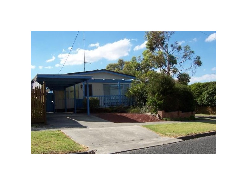 103 Bayview Ave, Inverloch VIC 3996