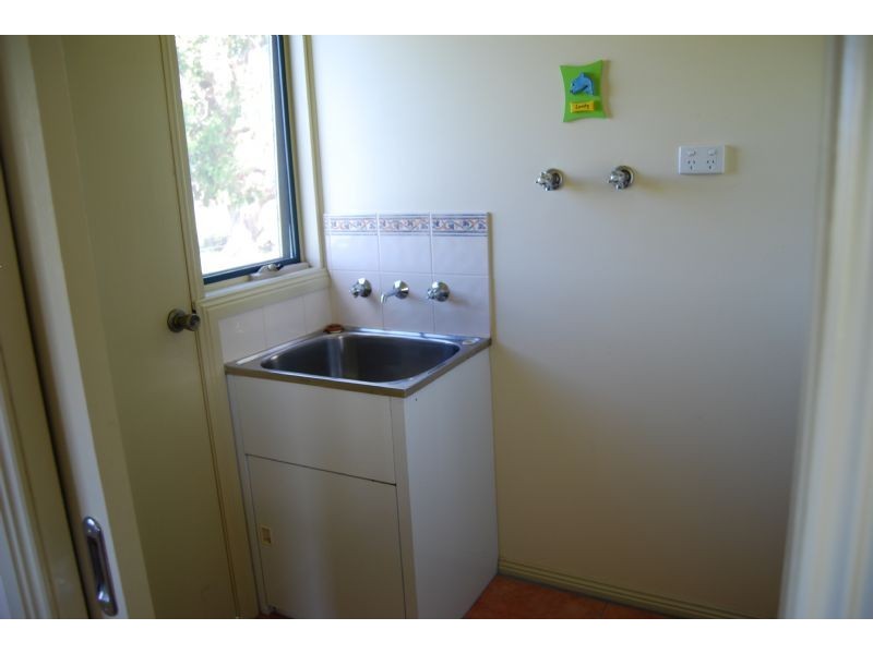 Outtrim VIC 3951