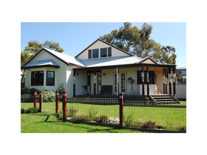 27 High Street, Inverloch VIC 3996