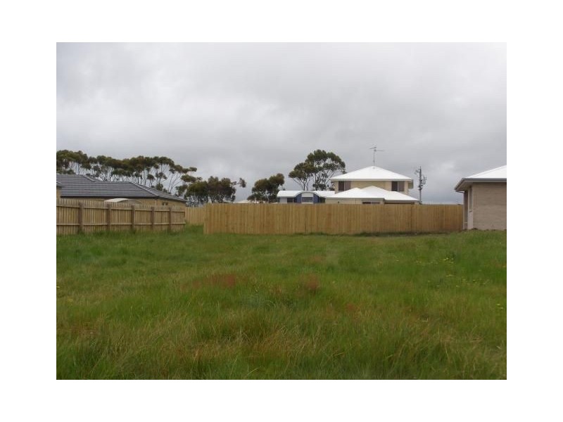3 Cook Close, Inverloch VIC 3996