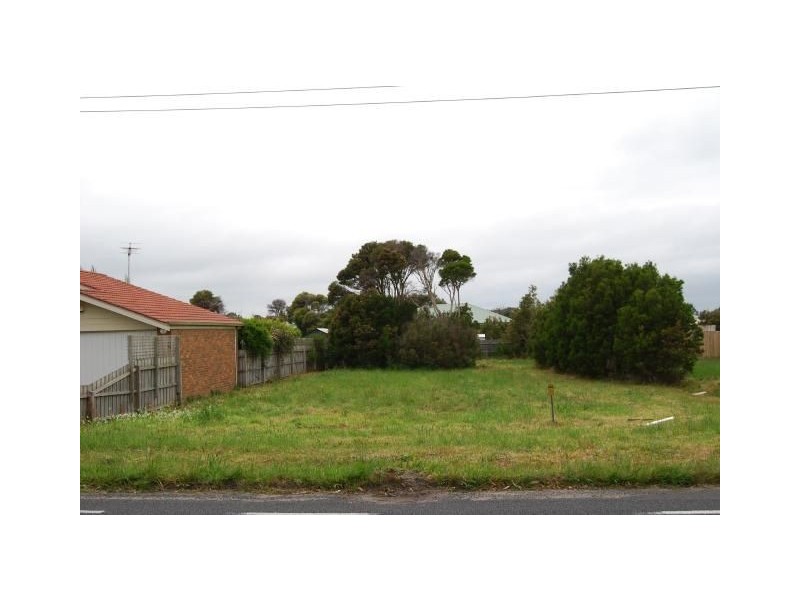 111 Toorak Road, Inverloch VIC 3996