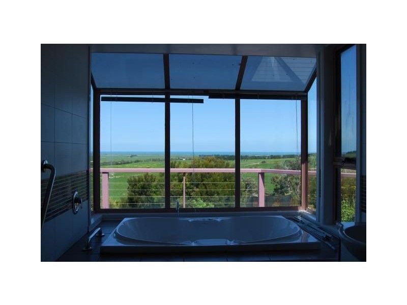 15 Taylor Court, Waratah Bay VIC 3959