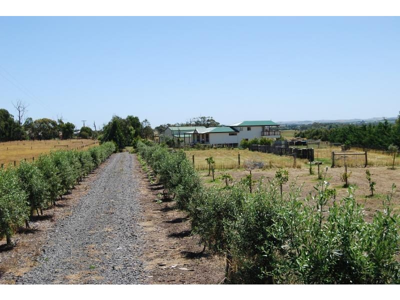 10 Forster Court, Wattle Bank VIC 3995