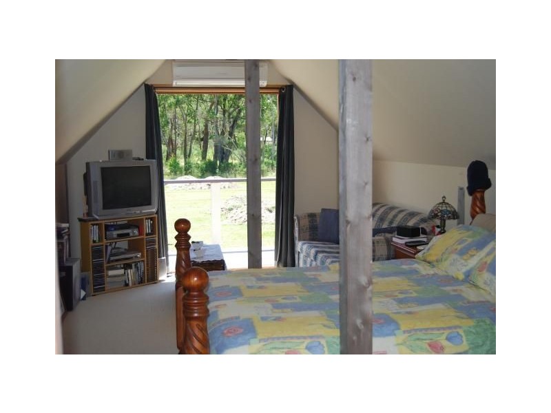 Wattle Bank VIC 3995