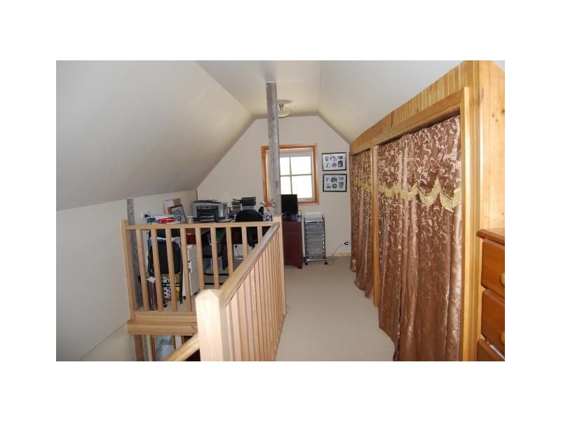 Wattle Bank VIC 3995