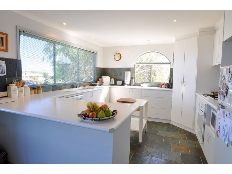 2b Pier Road, Inverloch VIC 3996