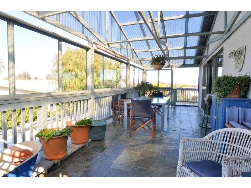2b Pier Road, Inverloch VIC 3996