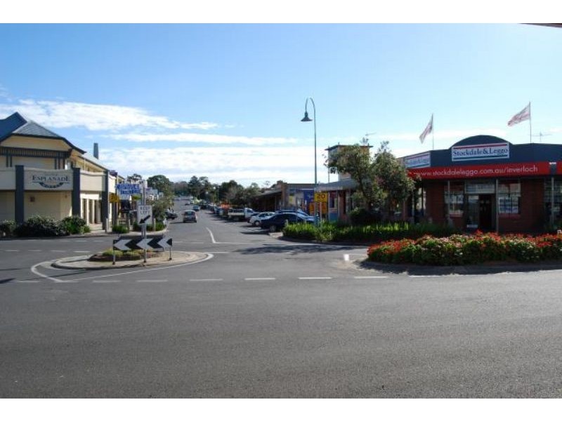 2 Wallace Avenue, Inverloch VIC 3996