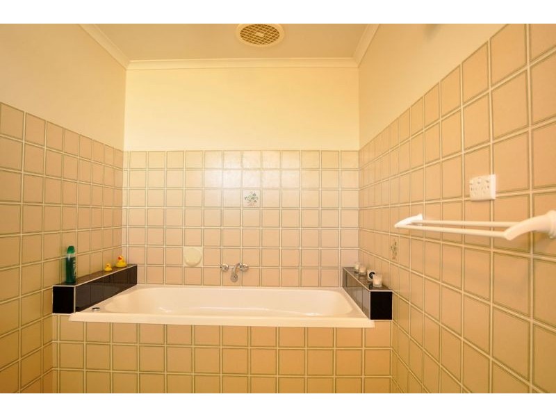 1 The Crescent, Inverloch VIC 3996