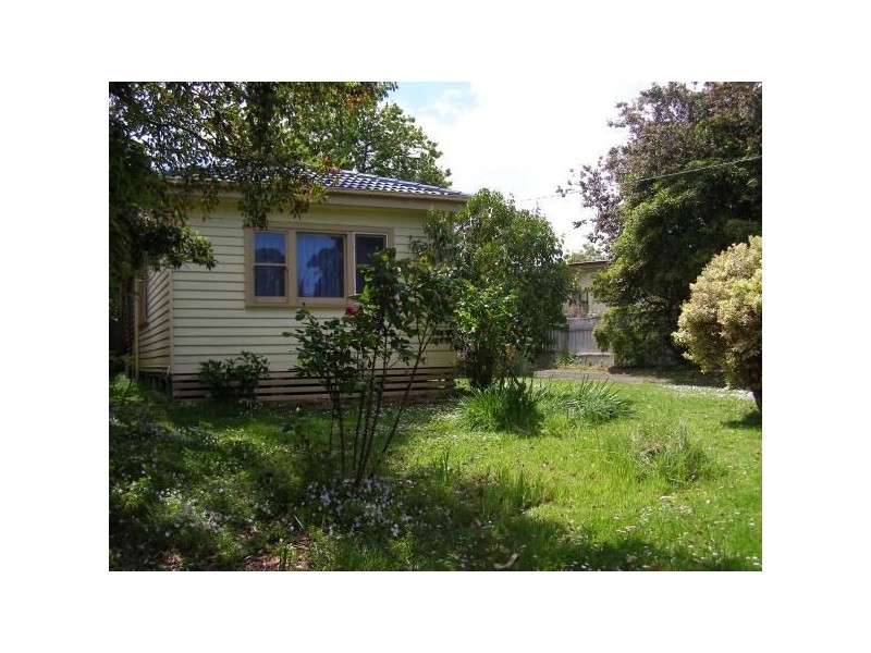 9 Venus St, Inverloch VIC 3996