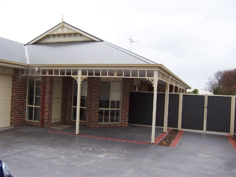 15 Leicester Sq, Inverloch VIC 3996